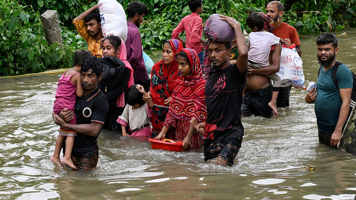 Hindistan ve Bangladeş'teki selde en az 36 kişi hayatını kaybetti