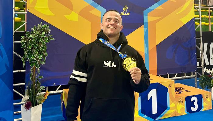Milli sporcumuz Turgay Artan İtalya'da 97 kilo Jiu-Jitsu şampiyonu oldu!