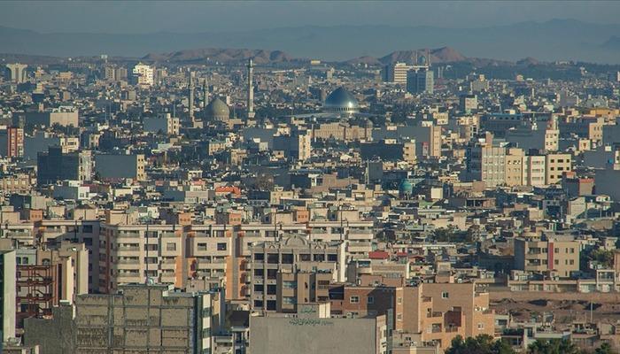 İran'da aşırı sıcaklar nedeniyle 20 eyalette kamu kurumları tatil edildi