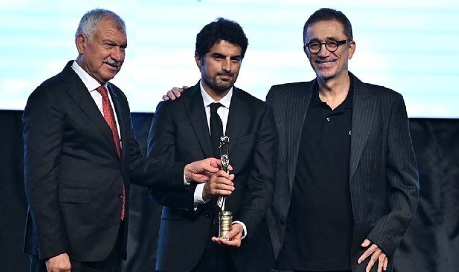 Doğuş Algün'ün yönettiği film, Altın Koza Film Festivali'nde beş kategoride altı ödül kazandı - Son Dakika Kültür Sanat Haberleri
