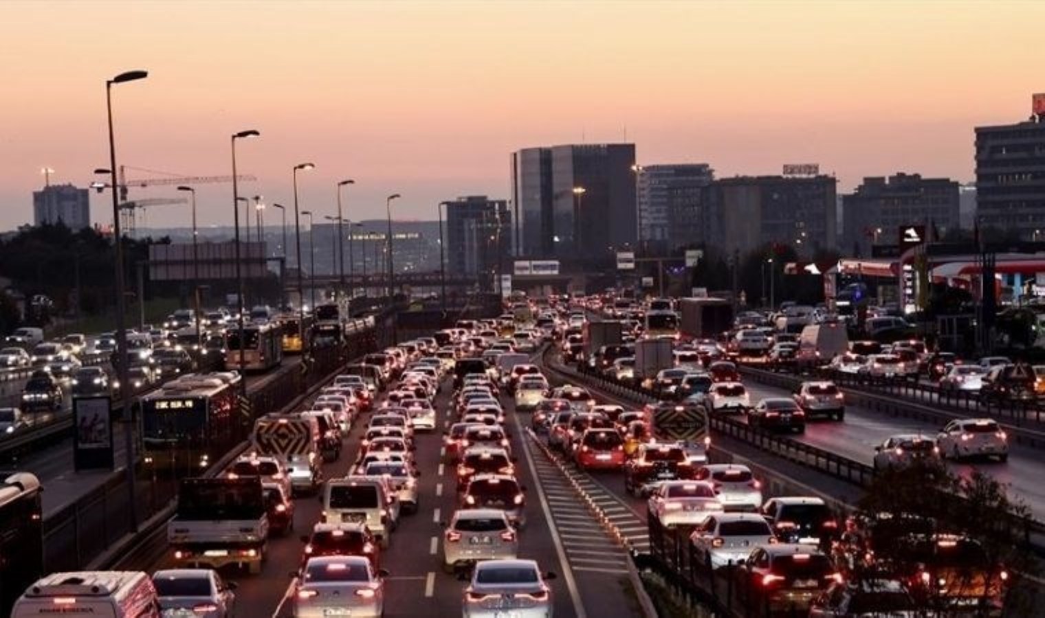 Bakan Yerlikaya: Tatilde 65 bin 600 çalışanla trafik denetimi yapılacak - Son Dakika Türkiye Haberleri