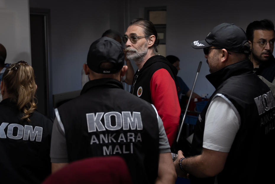 Görevden uzaklaştırılmıştı. Erdal Beşikçioğlu'nun esrar testi pozitif çıktı