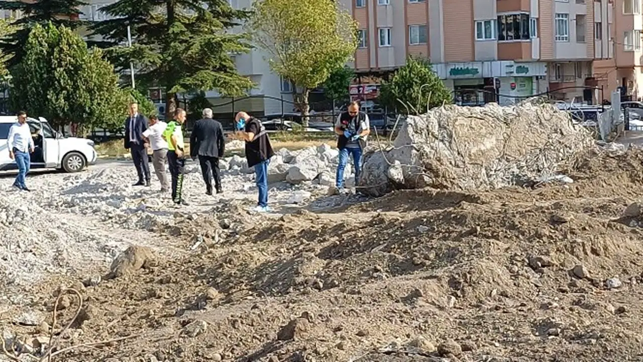 Çorum'da Okul Yıkımı Sırasında Bulunan Kemik Parçaları ve Eski Mezarlık İddiası
