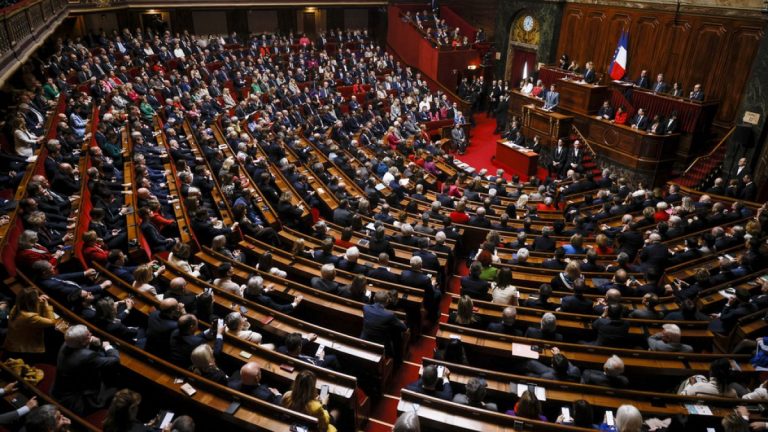 Fransa, kürtaj hakkını anayasal olarak güvence altına alan ilk ülke oldu