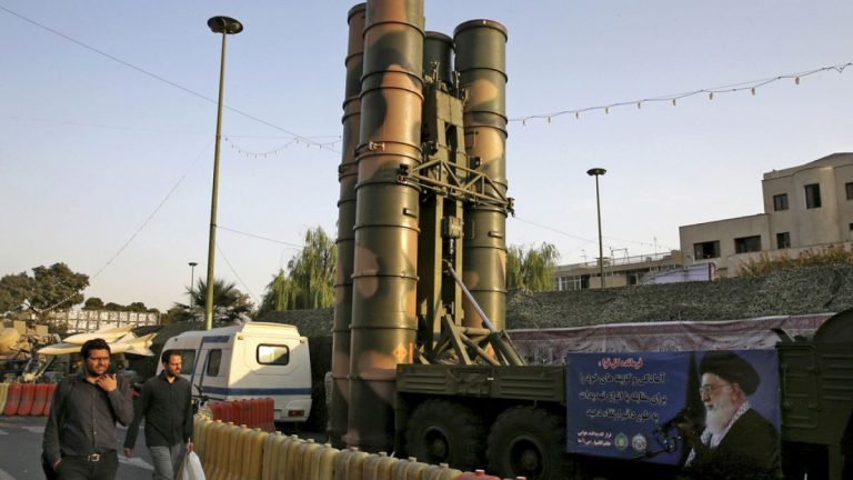 Uydu fotoğrafları İran radar sisteminin vurulduğunu gösteriyor