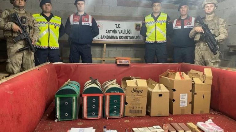 Artvin'de horoz dövüşü yapanlara 83 bin 525 lira para cezası