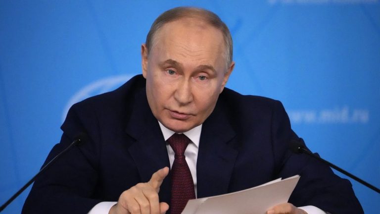 Kiev ve NATO, Putin'in “derhal ateşkes” teklifini reddediyor.