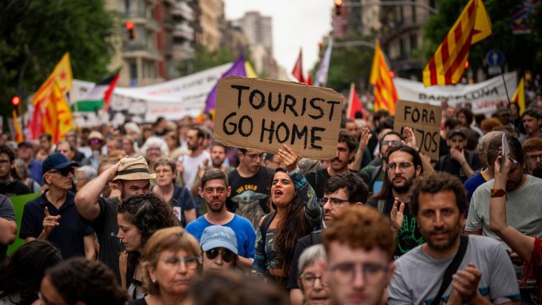 Su tabancaları ve protestolar: Avrupa'daki turizm karşıtlığının arkasında ne yatıyor?