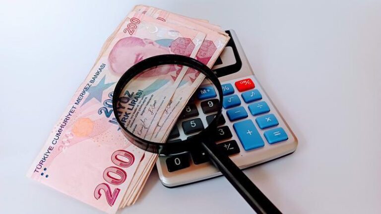 Kamu çalışanlarının maaşlarında beklenen artış Ocak 2025 || Kamu çalışanlarının maaş zammı ne zaman açıklanacak? Kamu çalışanlarının asgari maaşı ne kadar olacak?