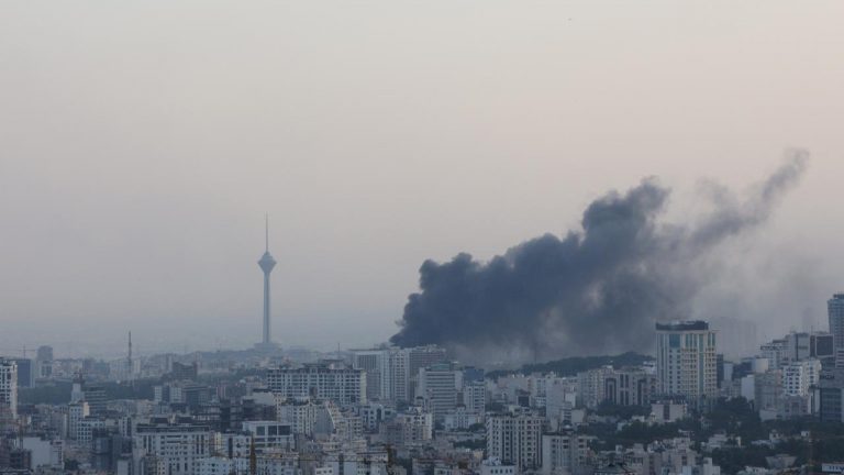 İsrail İran’ın askeri altyapılarına yeni saldırı başlattı