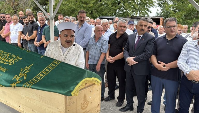 Cem Küçük’ün acı günü: Babası son yolculuğuna uğurlandı – Son Dakika Türkiye Haberleri