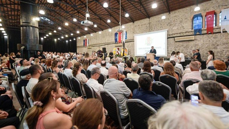 Cemil Tugay: Basının susturulduğu yerde halk susturulmuştur – Son Dakika Cumhuriyet’in Egesi Haberleri