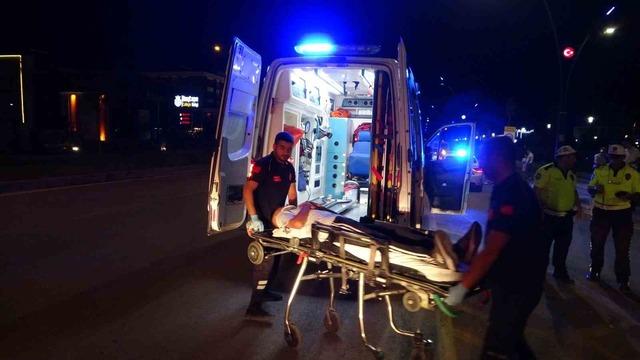 Malatya'daki kontrol dışı araç yan taraftaydı: 1 yaralı 2