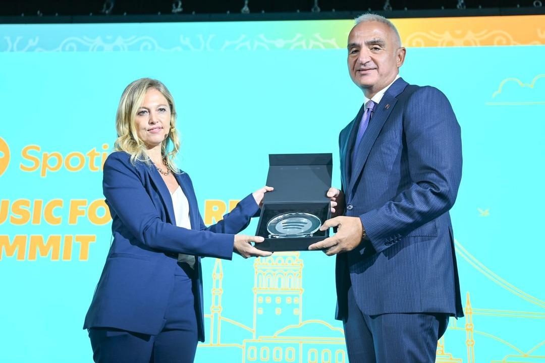 Bakan Ersoy'dan Dijital Müzik Platformlarına Şeffaflık Sor 7