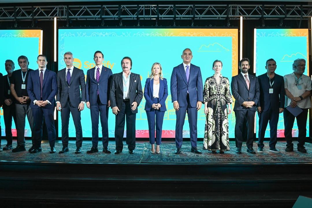 Bakan Ersoy'dan Dijital Müzik Platformlarına Şeffaflığı Arayın 6