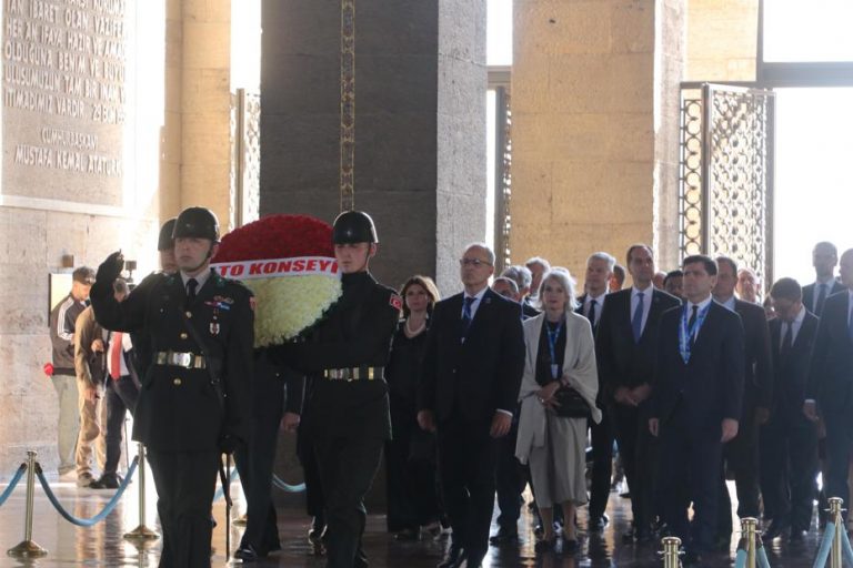 NATO heyeti Anıtkabir’e ziyaret etti