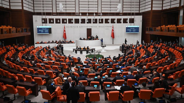 En Düşük Emekli Maaşında Artış Yasal Olarak Onaylandı