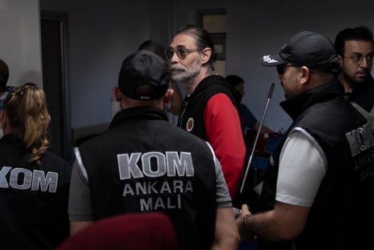 Görevden uzaklaştırılmıştı. Erdal Beşikçioğlu’nun esrar testi pozitif çıktı