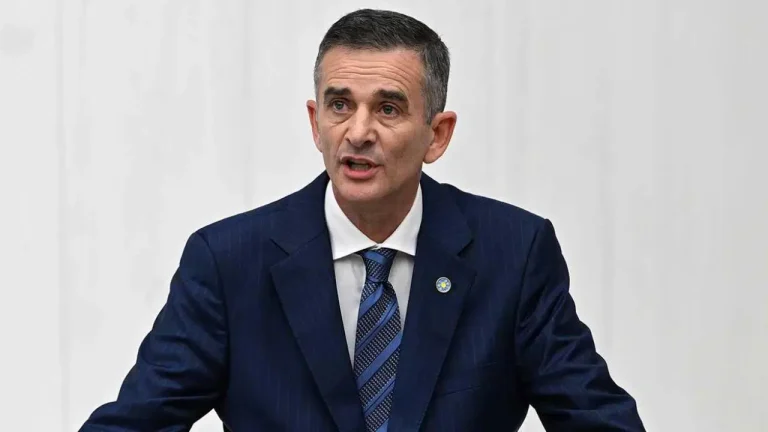 AKP’ye katılacağı iddia edilmişti: Ümit Dikbayır’dan dikkat çeken açıklama